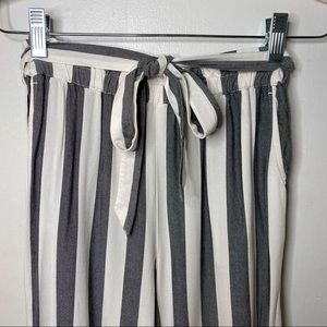 American Eagle Striped Pants